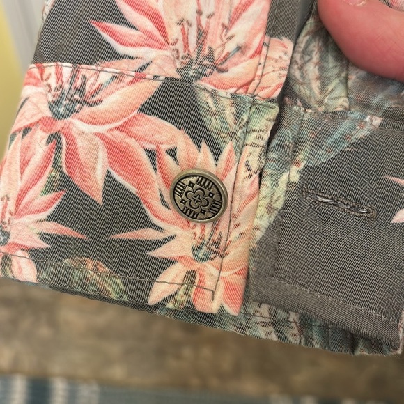 LUCKY & BLESSED Floral Cactus Fringed Bottom Down Top NWT Size 2X - Picture 4 of 7